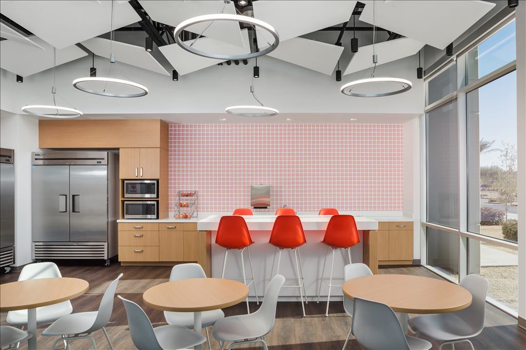 Cafeteria with seating areas at Liberty Mutual Chandler, AZ office
